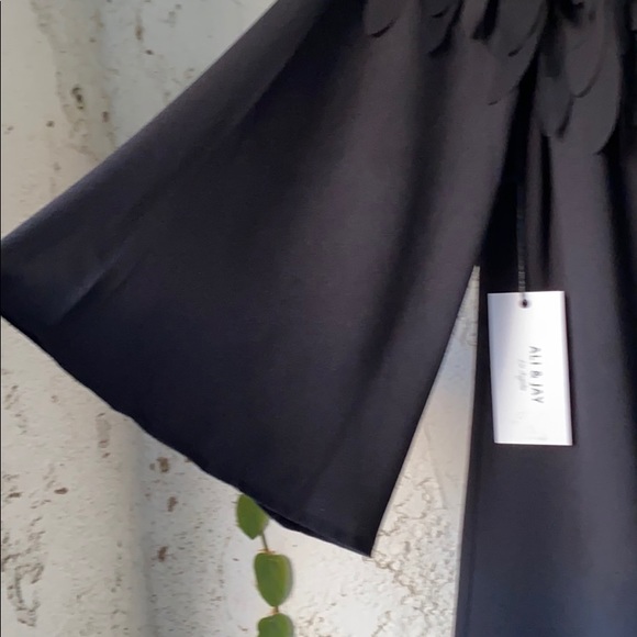 Ali & Jay Dancing in the Moonlight Shift Dress - Picture 5 of 7